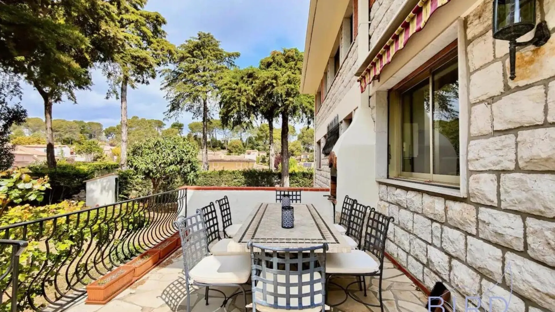 Magnificent Residence With Swimming Pool And Garden In ムジャン